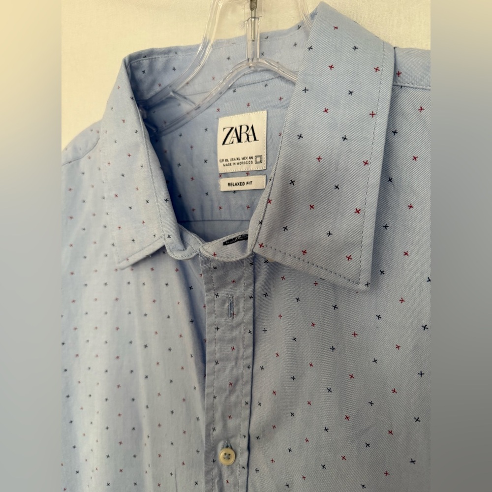 Zara Men’s XL Button down long sleeve blue and red like new